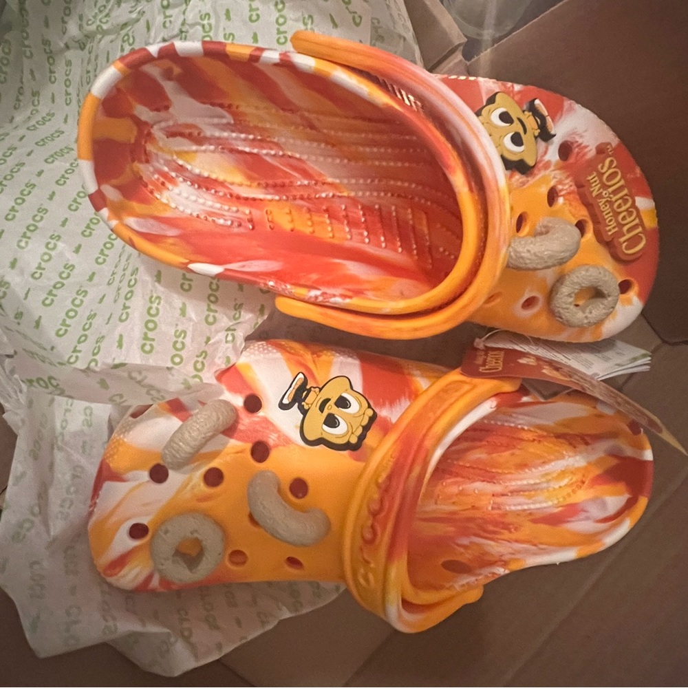 Crocs Honey Nut Cheerios Mens Shoes General Mills youth size 6